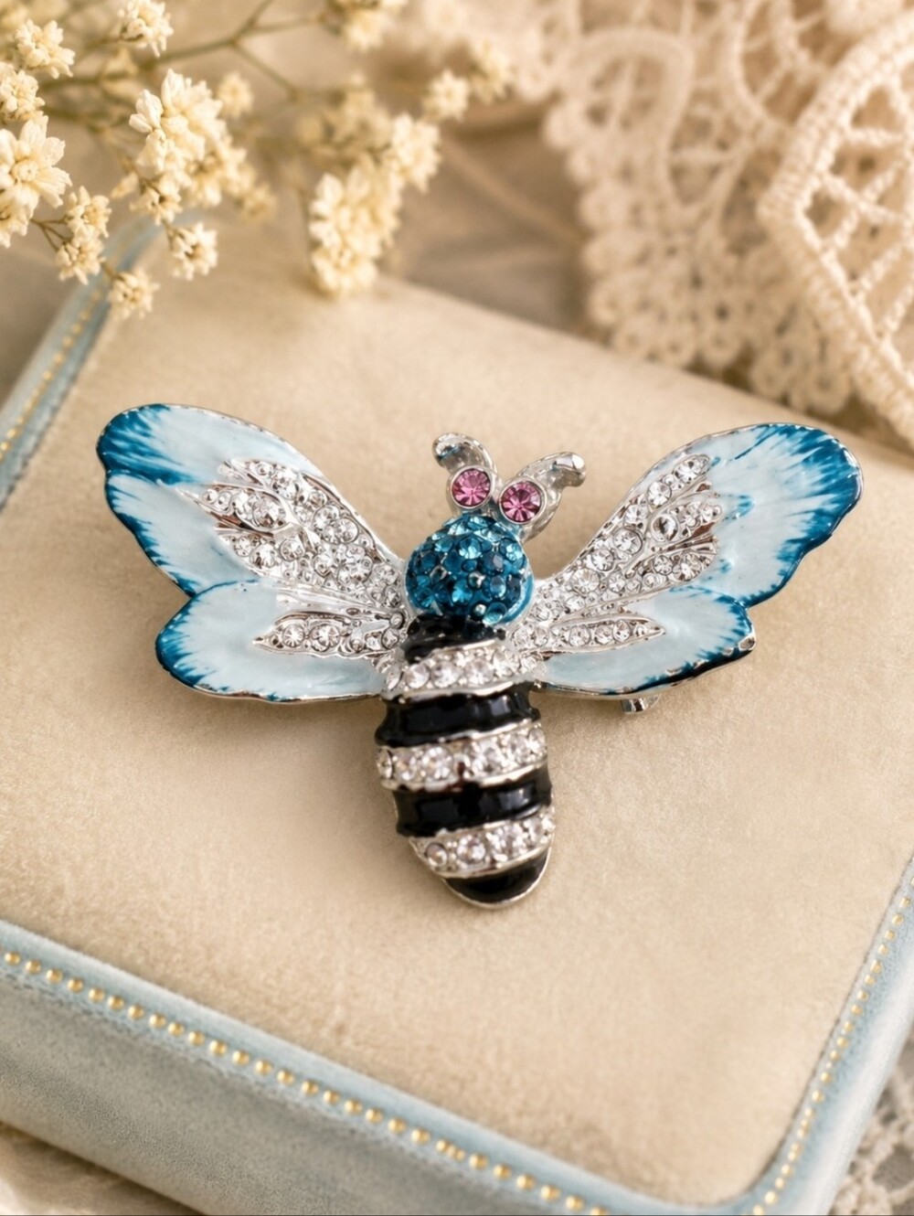 Vintage Bumble Bee Brooch Pin
